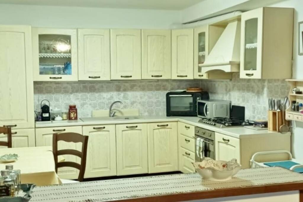 Brezza Marina - Appartamento In Villa Fronte Mare Triest Exterior foto