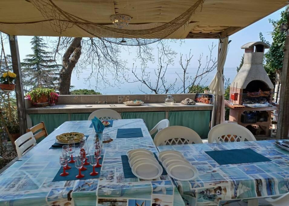 Brezza Marina - Appartamento In Villa Fronte Mare Triest Exterior foto