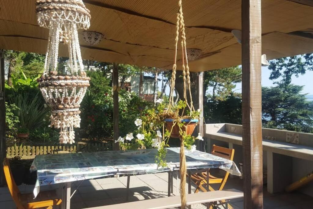 Brezza Marina - Appartamento In Villa Fronte Mare Triest Exterior foto