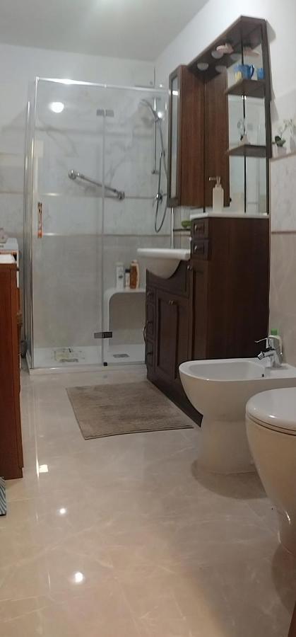 Brezza Marina - Appartamento In Villa Fronte Mare Triest Exterior foto